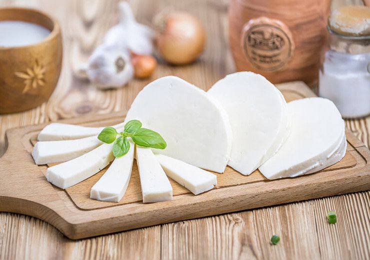 Deň kozieho syra (25. jún) – oslava chutí, tradície a zdravia! 🧀🐐