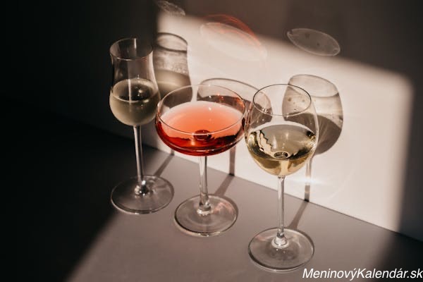 Deň bieleho vína (4. august) 🍇🍷